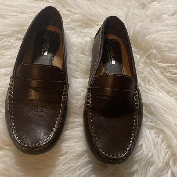 Eastland  Penny Loafer Size-8M - Picture 2 of 10